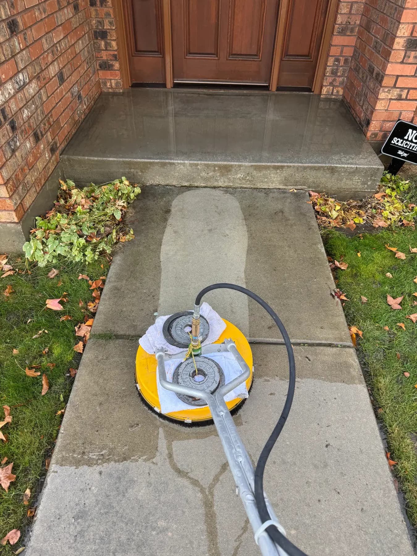 Driveway and sidewalk pressure washing service in Boise